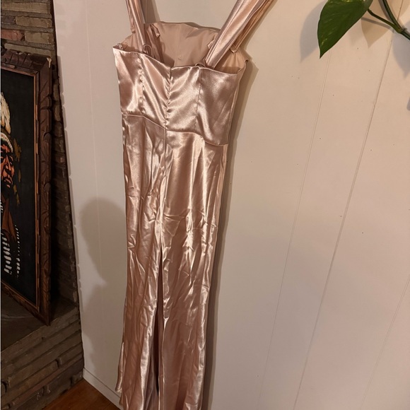 Chic Satin Maxi Dress in Soft Rose - Picture 3 of 12